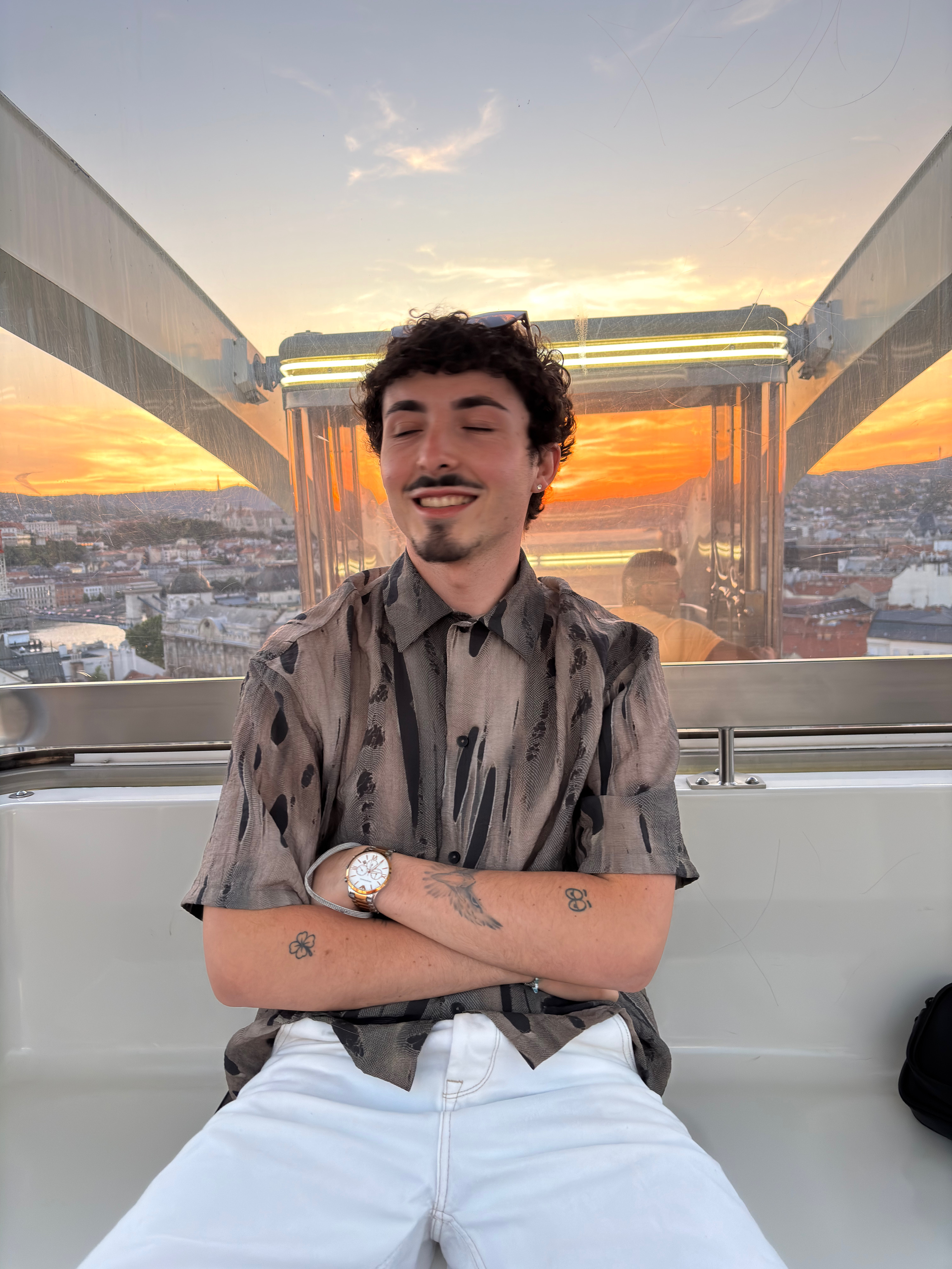 Juan Aragón trabajando